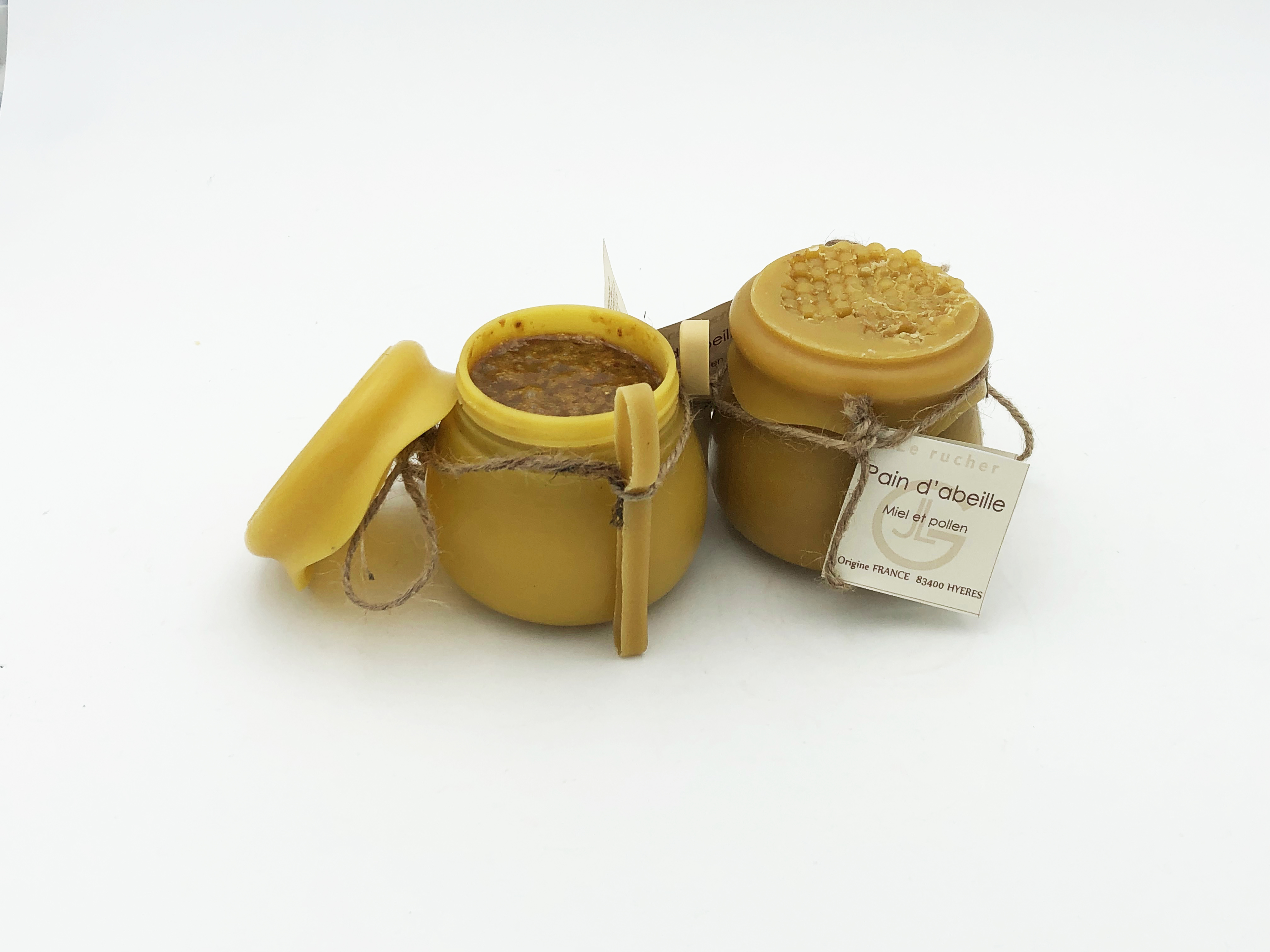 pain d'abeille dans pot miel en cire d'abeille